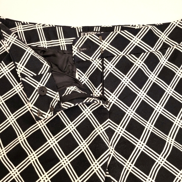 Express Columnist Black & White Diamond Print Pants Size 4R - Picture 6 of 14